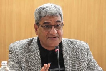 पूर्व गृहमन्त्री रमेश लेखकको घरमा आगजनी